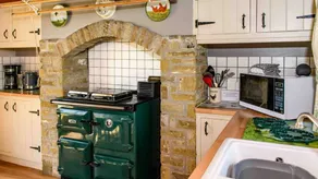 Fully equipped house with terrace, garden & BBQ - Image 3