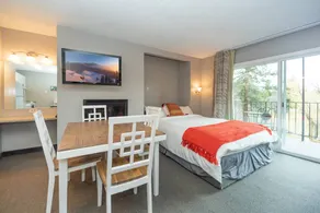 Flat with heated pool | Mountain view - Image 3