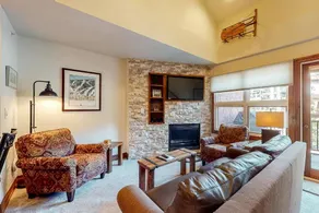 Fully equipped nice holiday home with hot tub & heated pool | Ski nearby - Image 4