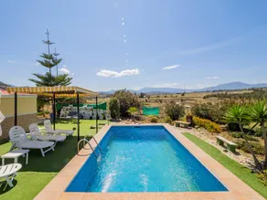 Cottage with terrace, garden & barbecue - Image 2
