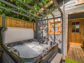 Family-oriented lovely cottage with barbeque, garden & terrace | River view | Dogs allowed - Image 2