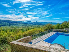 Fully equipped house with terrace, garden & private pool | Pets allowed - Image 4