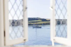 Cottage with garden & BBQ | Water view | Perfect for remote work - Image 3