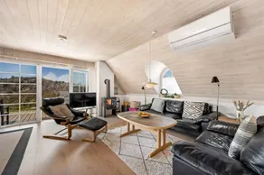 Fully equipped charming holiday home with jacuzzi, sauna & terrace | Next to the beach - Image 4