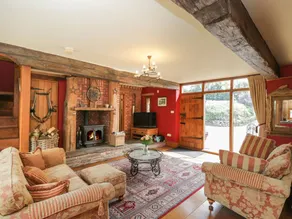 Cottage with BBQ & garden - Image 4