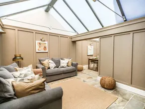 Fully equipped cottage with garden - Image 2