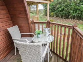Cottage with garden - Image 2
