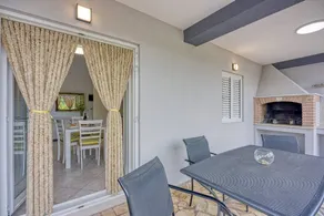 Apartamento vacacional con terraza y barbacoa - Image 5