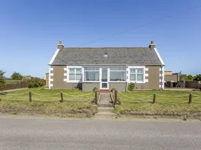 Child-friendly wonderful cottage with garden & BBQ | Beach view | Pet-friendly - Image 4