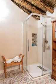 Dedicated room with pool, terrace & barbecue | Suitable for remote work - Image 3
