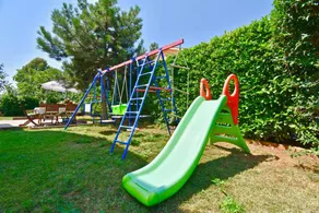 Flat with terrace, garden & BBQ - Image 4