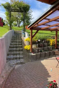 Appartamento con griglia, terrazza e giardino - Image 3