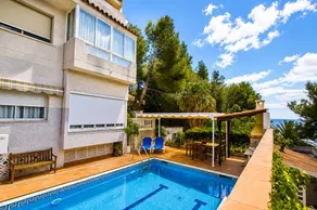 House with terrace, hot tub & BBQ - Image 3