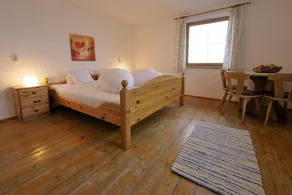 Charming holiday home with terrace - Image 4