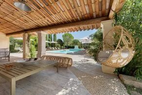 Gradevole masseria totalmente attrezzata con terrazza, piscina e giardino | Vista sul giardino | Adatta per il telelavoro | Accetta animali domestici - Image 3