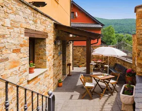 El Hechizo Apartment in Laciana Valley with Pool and Mountain Views - Image 2