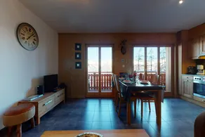 Beautiful flat with garden, sauna & pool | Mountain view | Next to the ski - Image 5