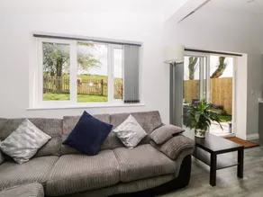Children-friendly lovely cottage with garden - Image 5