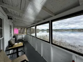 Lakefront Cottage for a Romantic Weekend Getaway near Manchester, New Hampshire - Image 5