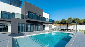 Villa with BBQ, terrace & garden | Mountain view - Image 2