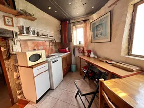 Holiday apartment with terrace, barbecue & garden - Image 4