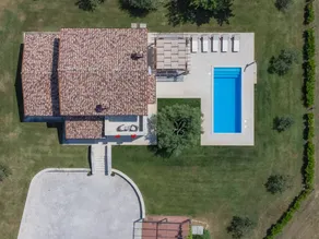 Child-friendly house with terrace, barbeque & jacuzzi - Image 4