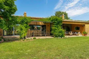 House with terrace, garden & private pool - Image 2