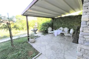 Apartment with terrace & garden - Image 2