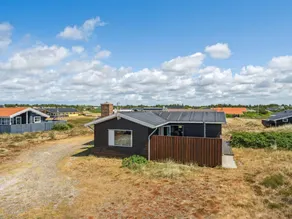 Child-friendly pleasant house with terrace - Image 2