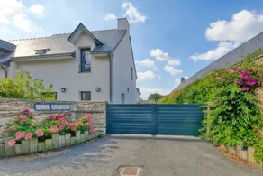 House with garden, pool & hot tub | Garden view - Image 2