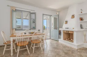 Apartment with terrace, garden & hot tub | Beach view | Perfect for remote work - Image 4