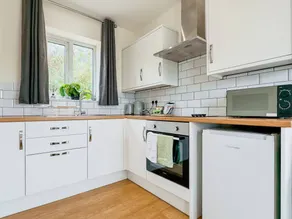 Cottage with garden | River view - Image 3