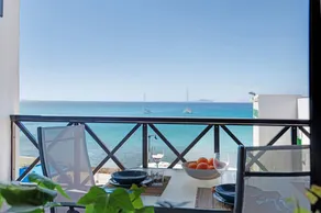 Apartment with terrace | Sea view | Next to the beach - Image 2