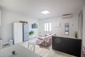 Fully equipped lovely flat with terrace, garden & barbecue | Garden view - Image 4