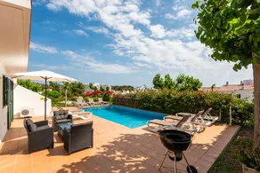 Villa with private pool, garden & barbeque - Image 4
