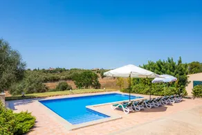 Holiday home with barbecue, garden & terrace | Mountain view - Image 5