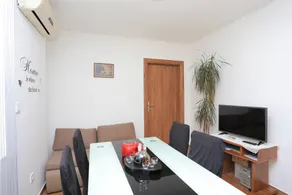 Holiday apartment with barbeque & terrace - Image 4