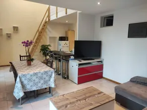 Apartment with terrace - Image 4