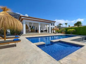 Charming villa with private pool in Javea, near the beach - Image 2