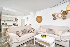 Merveilleux appartement entièrement équipé avec terrasse et internet haut débit | Vue montagne | Plage à proximité | Avec animaux admis - Image 5