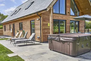 Family-friendly cottage with garden & jacuzzi | Pets allowed - Image 2