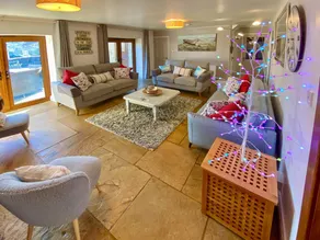 Cottage with private pool, barbecue & garden | River view - Image 3