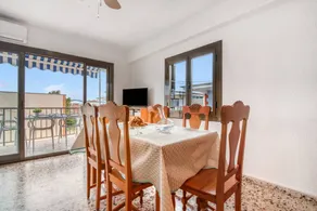 Holiday home with terrace - Image 5