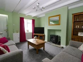 Cottage with garden - Image 2
