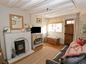 Cottage with garden - Image 4