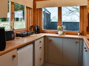 Cottage with jacuzzi, garden & barbeque - Image 5
