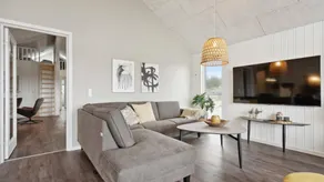 Holiday home with private pool, garden & sauna - Image 4