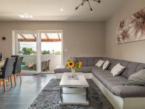 Apartment with garden, barbecue & terrace | Sea view - Image 4