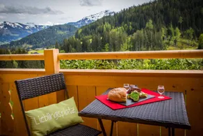 Holiday apartment with garden & BBQ | Mountain view - Image 2
