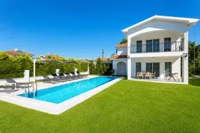 Villa with private pool, barbecue & terrace - Image 4